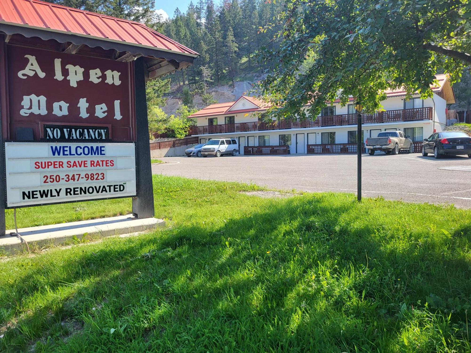 Alpen Motel Radium Hot Springs Exterior photo
